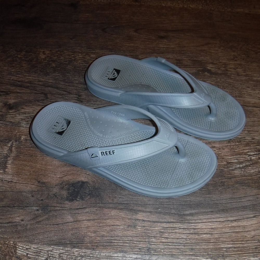 Reef Men's Gray Flip Flops Sandals USA 9 Beach Pool Casual Summer Shoes - Picture 2 of 8